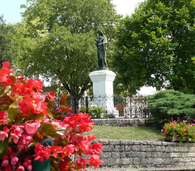 Vierge sur la place Mercadiol